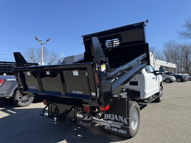 2025 Ford Chassis Cab F-350® XL