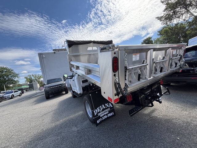 2025 Ford Chassis Cab F-350® XL