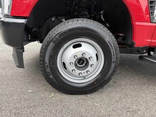 2025 Ford Chassis Cab F-350® XL