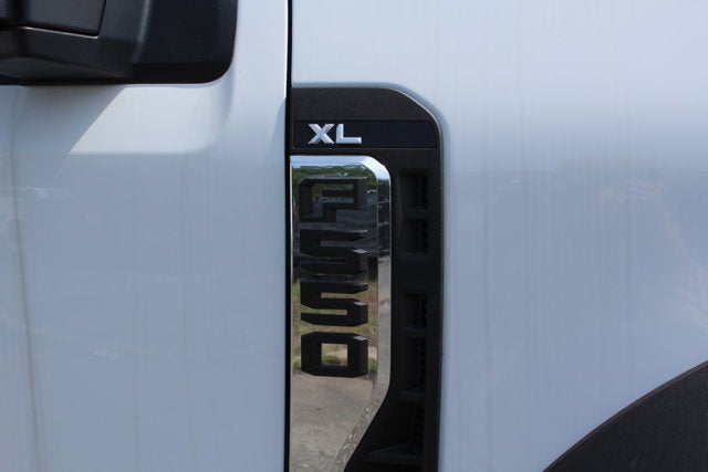 2025 Ford Chassis Cab F-550® XL