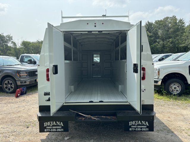 2025 Ford Econoline Cutaway E-350 SRW