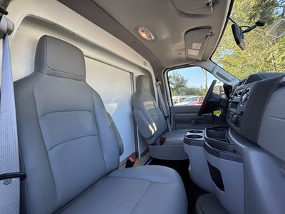 2025 Ford Econoline Cutaway E-450 DRW