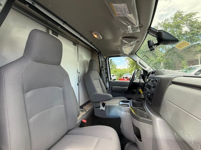 2027 Ford E-Series Cutaway E-450 DRW
