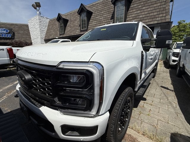 2026 Ford Super Duty F-350® Lariat®