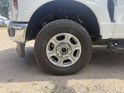 2026 Ford Super Duty F-350® XLT