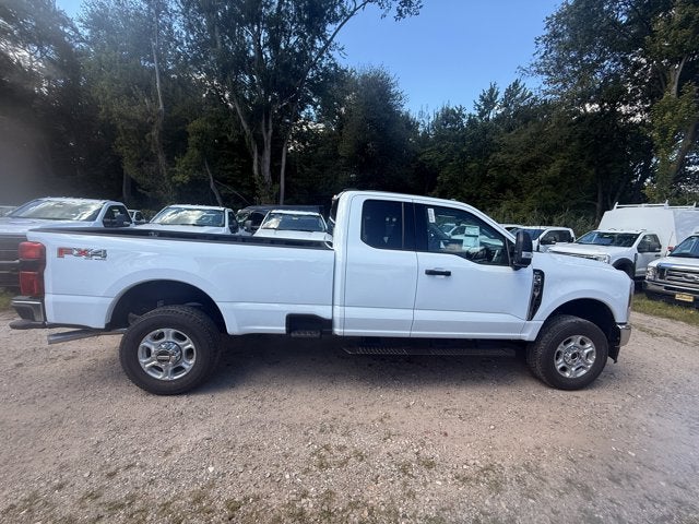 2026 Ford Super Duty F-350® XLT