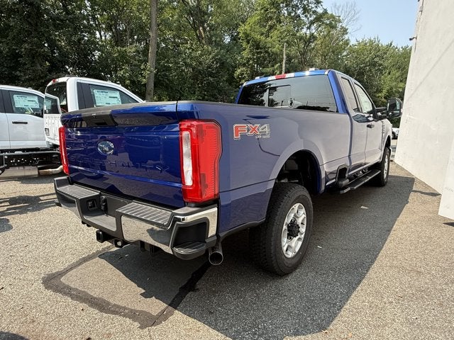 2026 Ford Super Duty F-350® XLT
