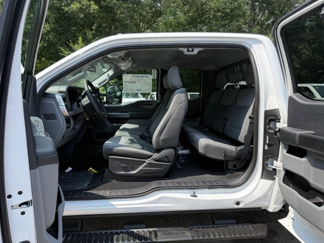 2026 Ford Super Duty F-350® XLT